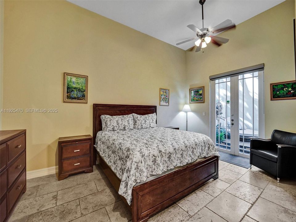 For Rent: $4,900 (3 beds, 3 baths, 2552 Square Feet)