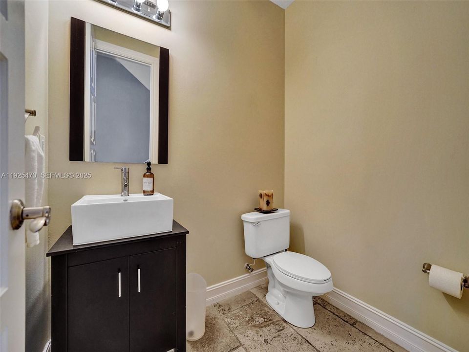 For Rent: $4,900 (3 beds, 3 baths, 2552 Square Feet)