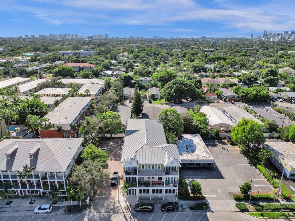 For Rent: $4,900 (3 beds, 3 baths, 2552 Square Feet)