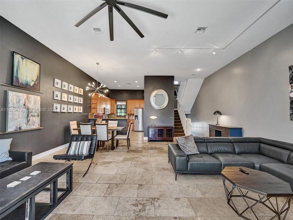 For Rent: $4,900 (3 beds, 3 baths, 2552 Square Feet)