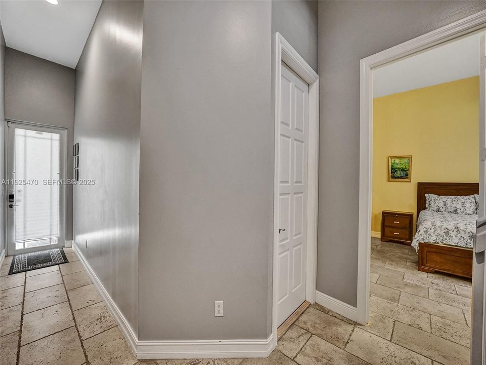 For Rent: $4,900 (3 beds, 3 baths, 2552 Square Feet)