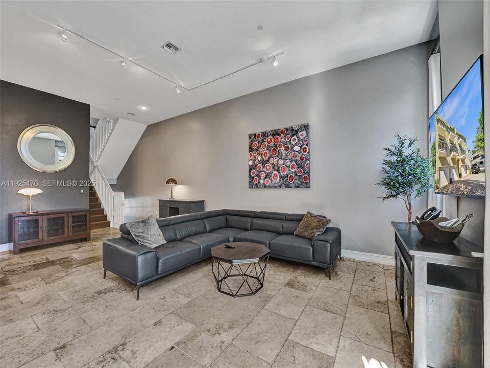 For Rent: $4,900 (3 beds, 3 baths, 2552 Square Feet)