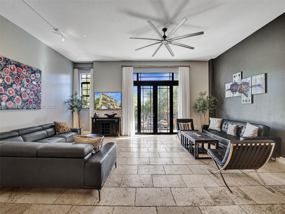 For Rent: $4,900 (3 beds, 3 baths, 2552 Square Feet)