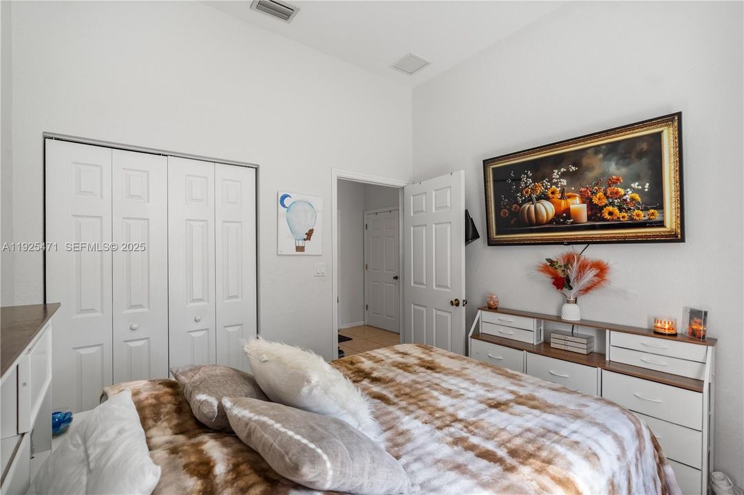 На продажу: $385,000 (3 спален, 2 ванн, 0 Квадратных фут)