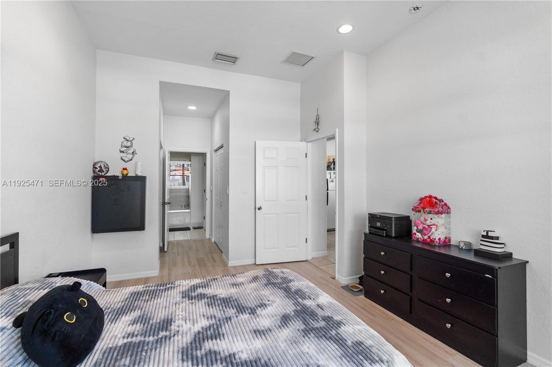 На продажу: $385,000 (3 спален, 2 ванн, 0 Квадратных фут)