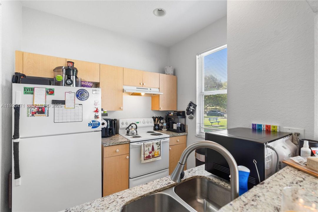 На продажу: $385,000 (3 спален, 2 ванн, 0 Квадратных фут)