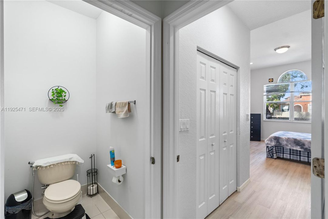 На продажу: $385,000 (3 спален, 2 ванн, 0 Квадратных фут)