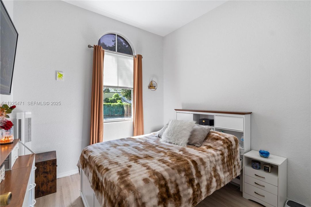 На продажу: $385,000 (3 спален, 2 ванн, 0 Квадратных фут)