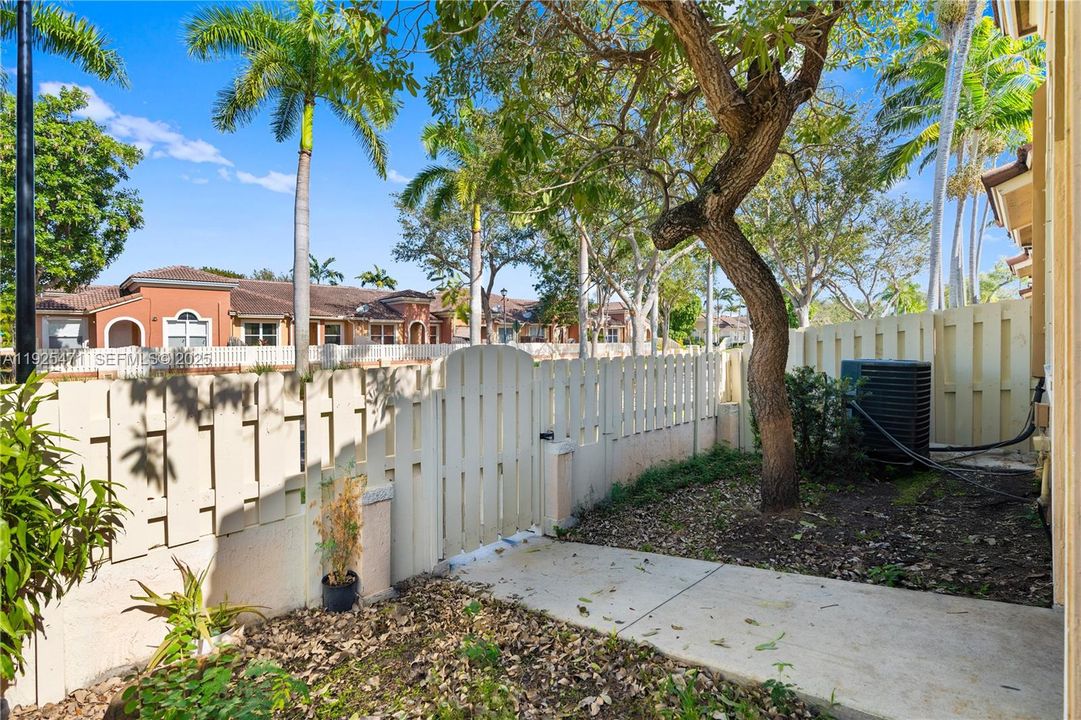 На продажу: $385,000 (3 спален, 2 ванн, 0 Квадратных фут)