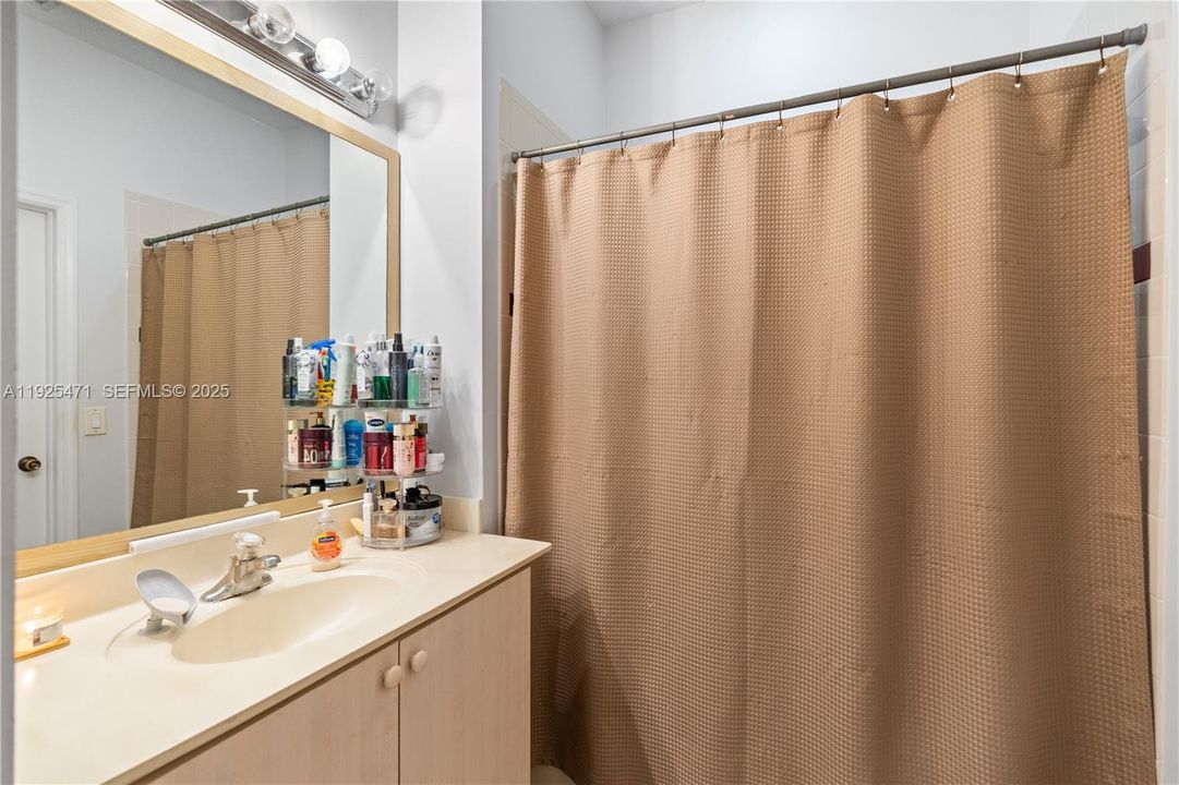 На продажу: $385,000 (3 спален, 2 ванн, 0 Квадратных фут)