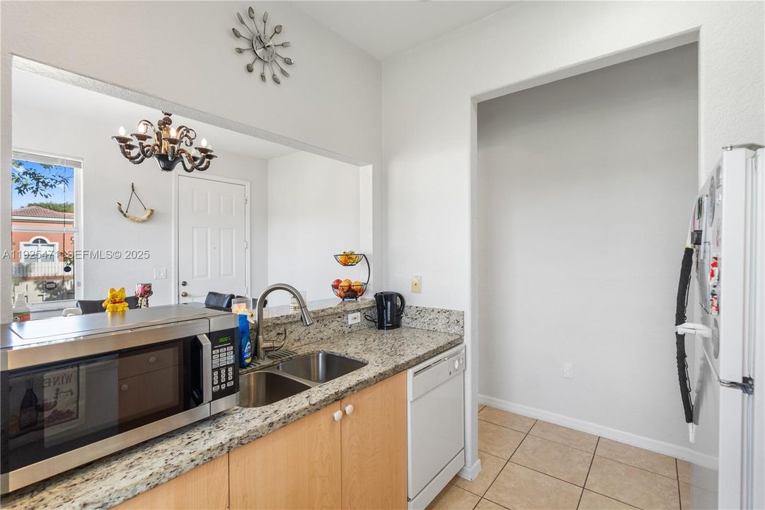 На продажу: $385,000 (3 спален, 2 ванн, 0 Квадратных фут)