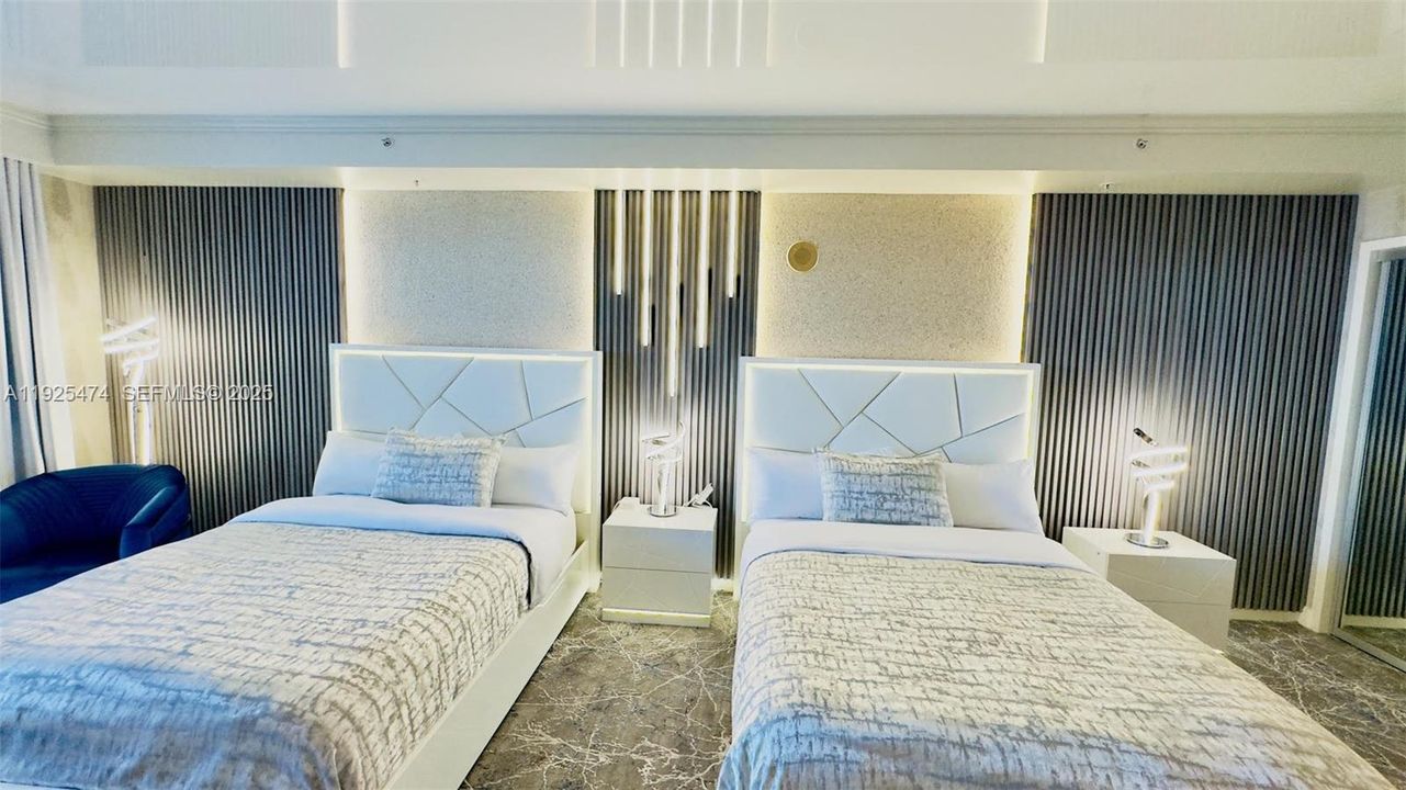 For Sale: $583,000 (0 beds, 1 baths, 551 Square Feet)