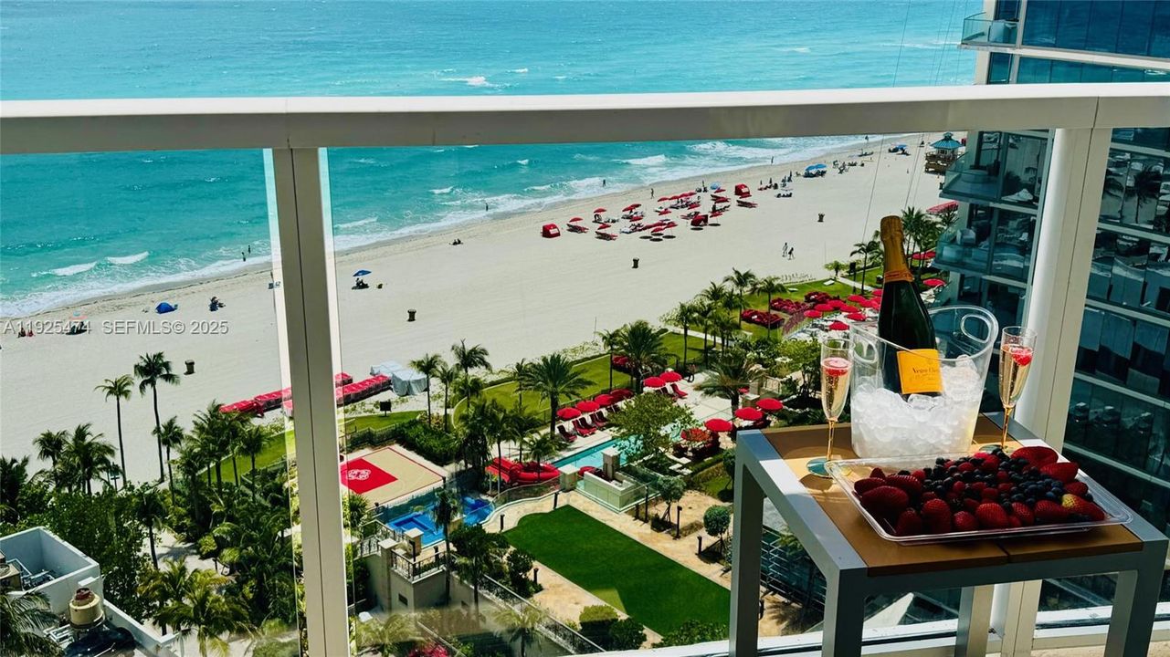 For Sale: $583,000 (0 beds, 1 baths, 551 Square Feet)