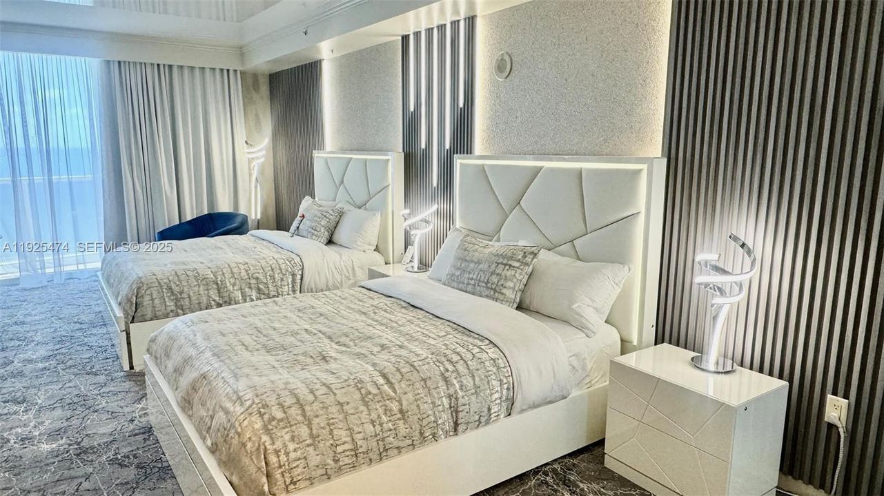 For Sale: $583,000 (0 beds, 1 baths, 551 Square Feet)