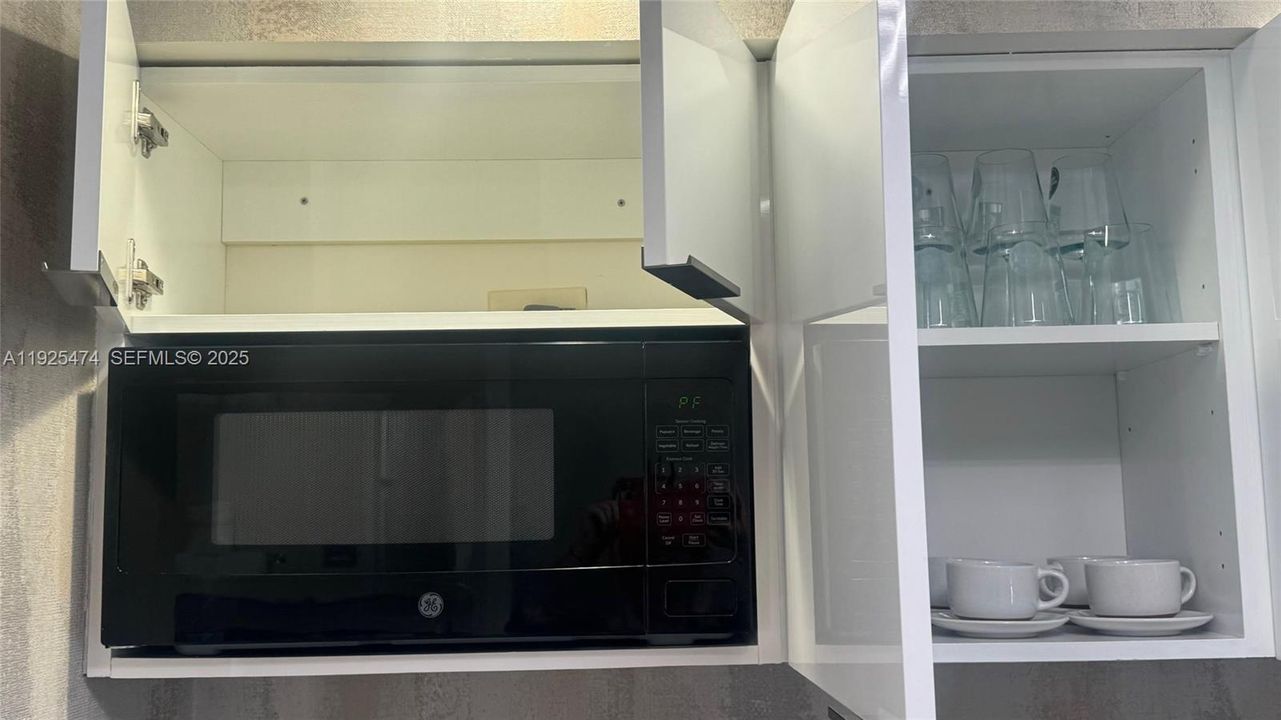 For Sale: $583,000 (0 beds, 1 baths, 551 Square Feet)