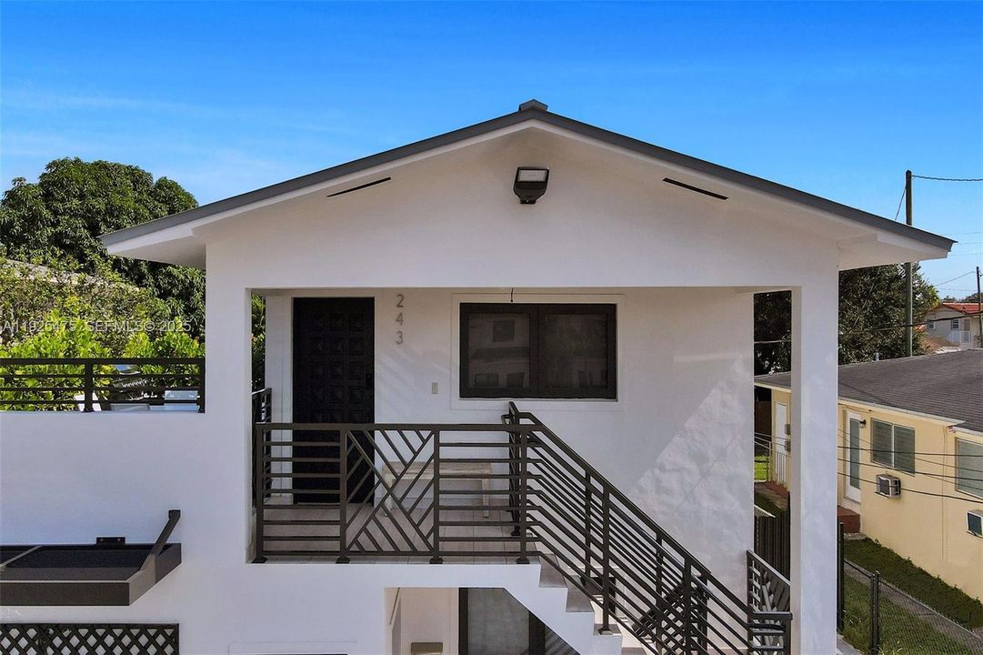 出租: $2,500 (2 贝兹, 1 浴室, 1482 平方英尺)