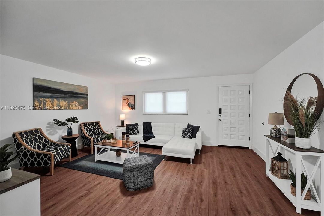 出租: $2,500 (2 贝兹, 1 浴室, 1482 平方英尺)