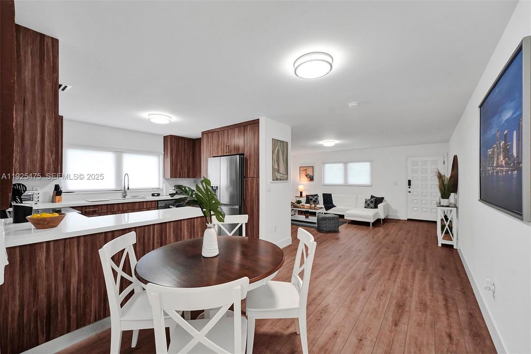 出租: $2,500 (2 贝兹, 1 浴室, 1482 平方英尺)