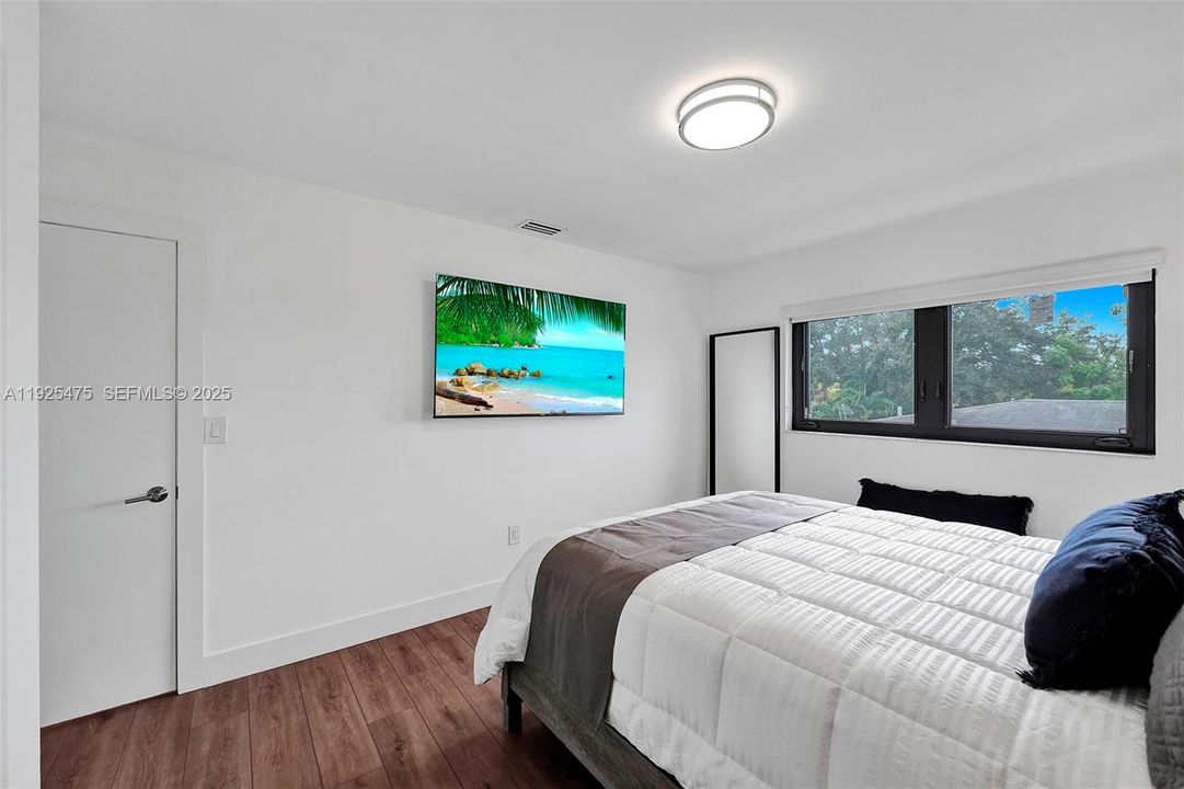 出租: $2,500 (2 贝兹, 1 浴室, 1482 平方英尺)