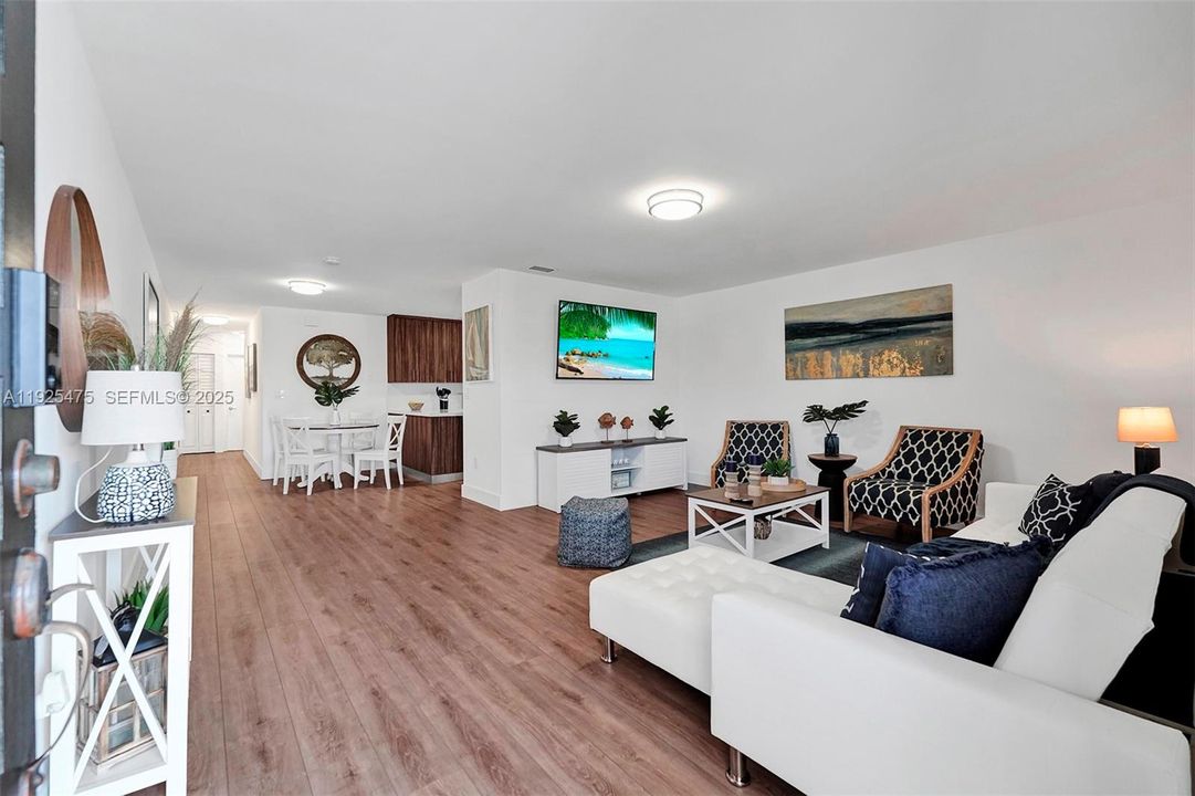 出租: $2,500 (2 贝兹, 1 浴室, 1482 平方英尺)