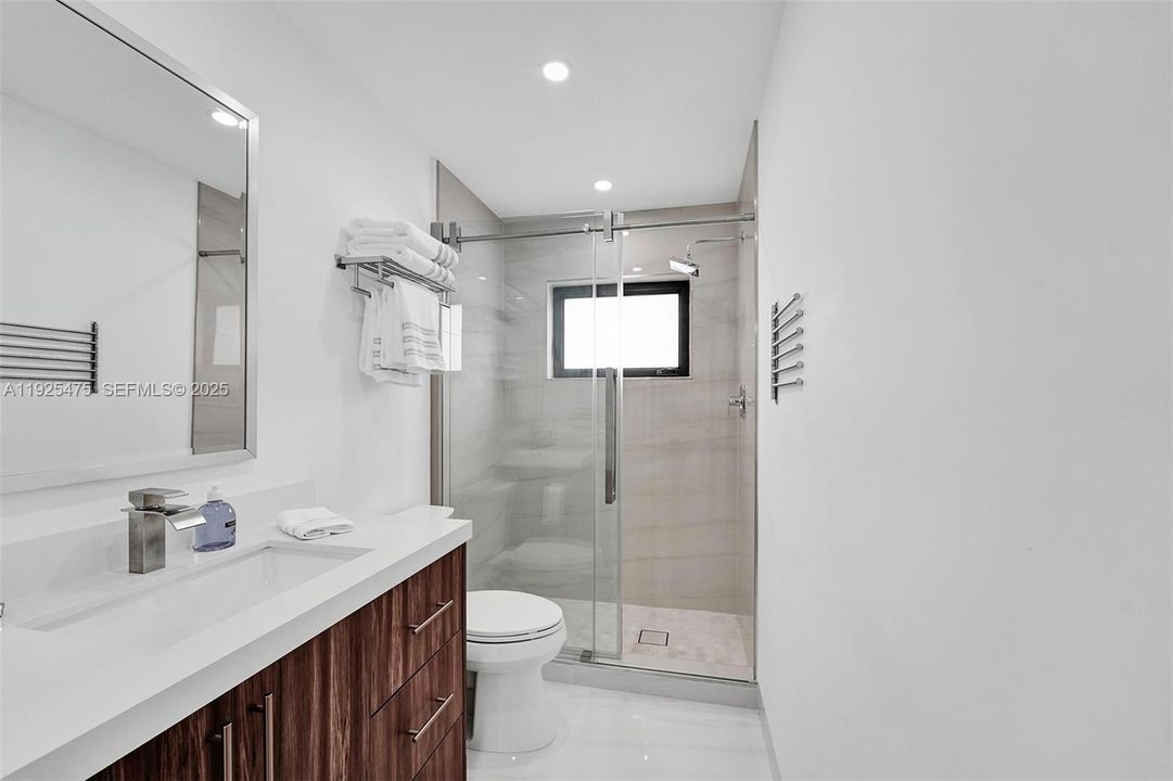 出租: $2,500 (2 贝兹, 1 浴室, 1482 平方英尺)