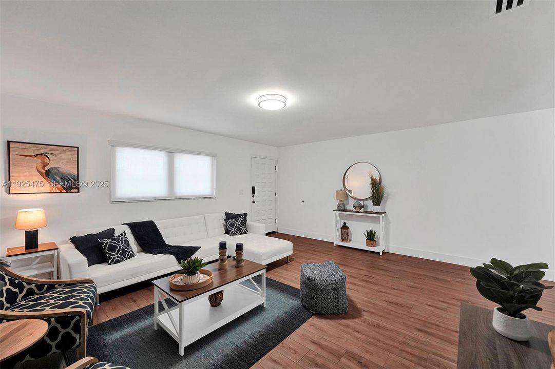 出租: $2,500 (2 贝兹, 1 浴室, 1482 平方英尺)