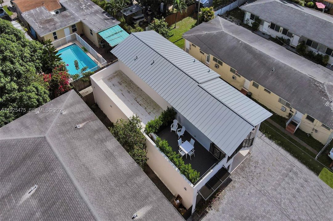 出租: $2,500 (2 贝兹, 1 浴室, 1482 平方英尺)