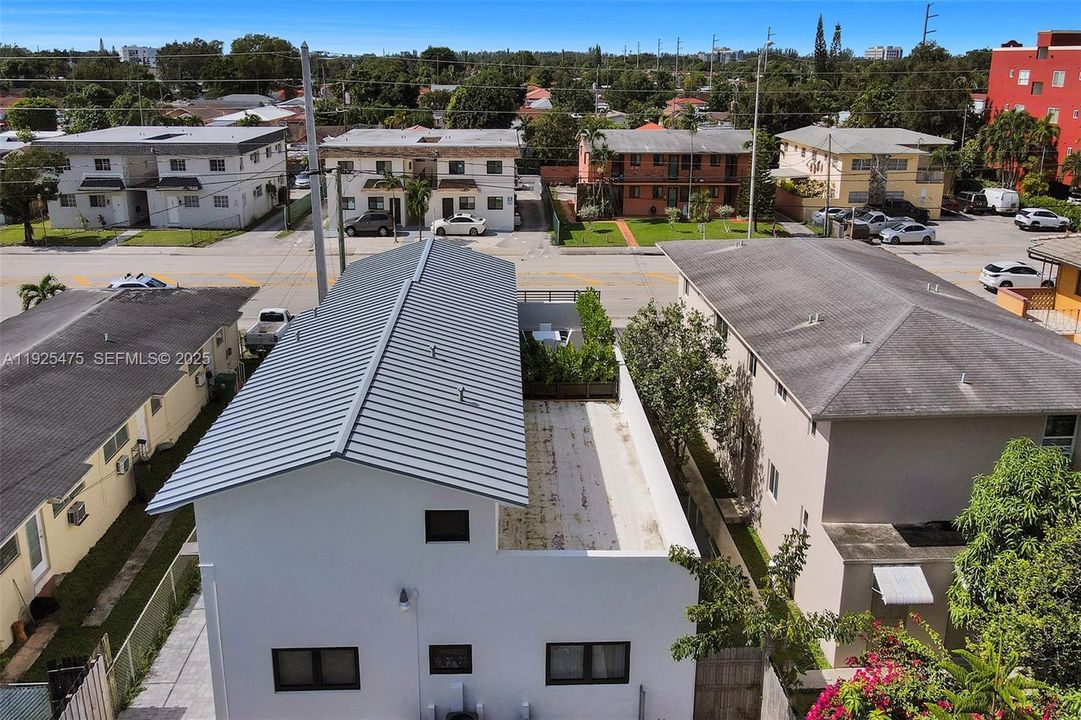 出租: $2,500 (2 贝兹, 1 浴室, 1482 平方英尺)