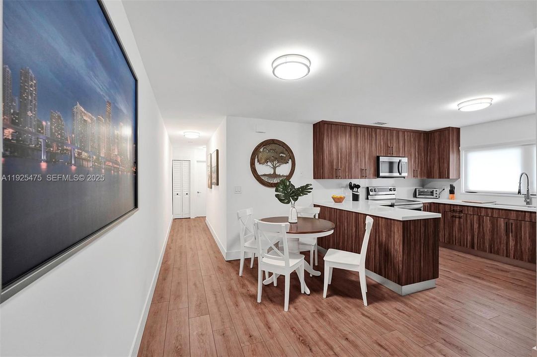 出租: $2,500 (2 贝兹, 1 浴室, 1482 平方英尺)