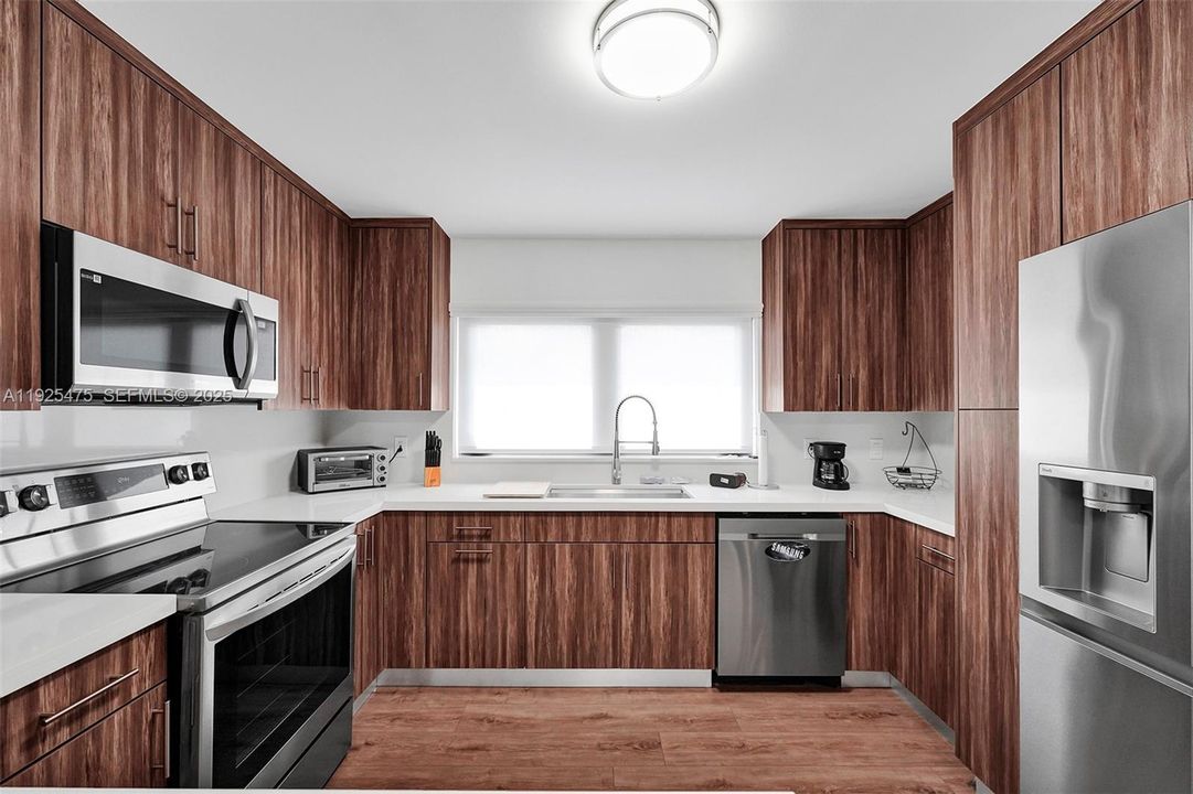 出租: $2,500 (2 贝兹, 1 浴室, 1482 平方英尺)