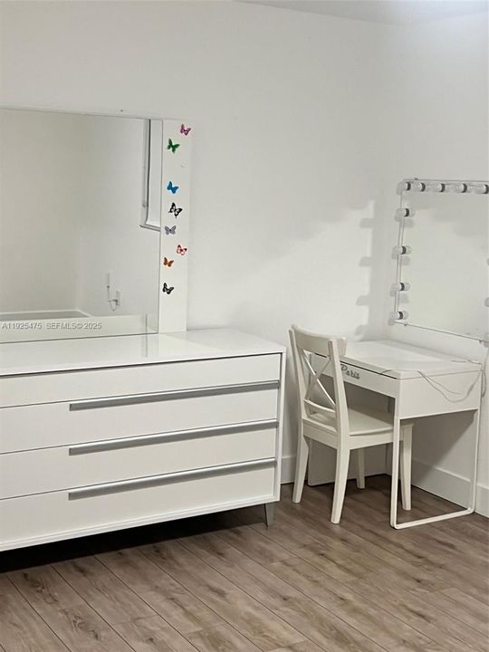 出租: $2,500 (2 贝兹, 1 浴室, 1482 平方英尺)