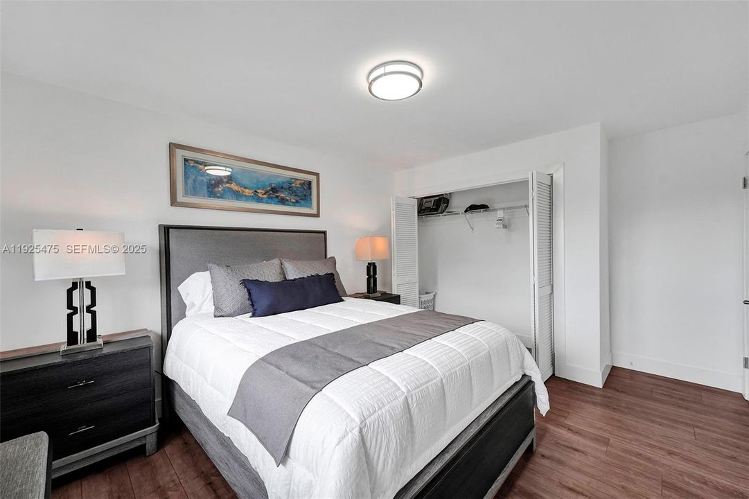 出租: $2,500 (2 贝兹, 1 浴室, 1482 平方英尺)