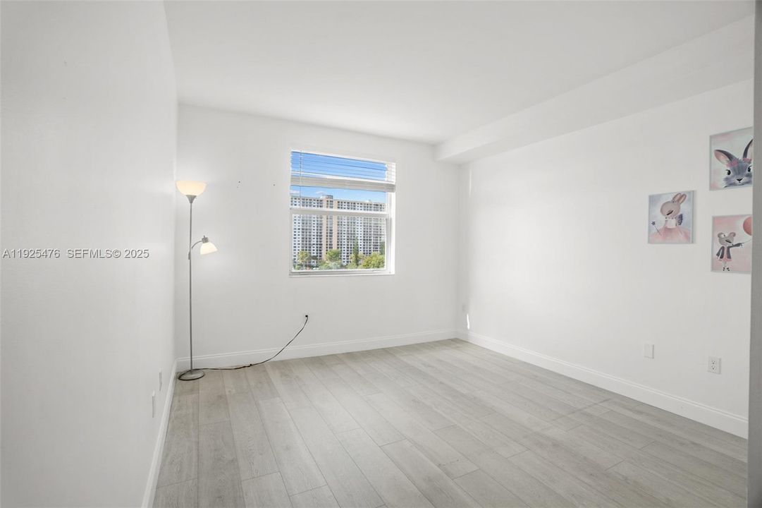 For Sale: $639,000 (2 beds, 2 baths, 1116 Square Feet)