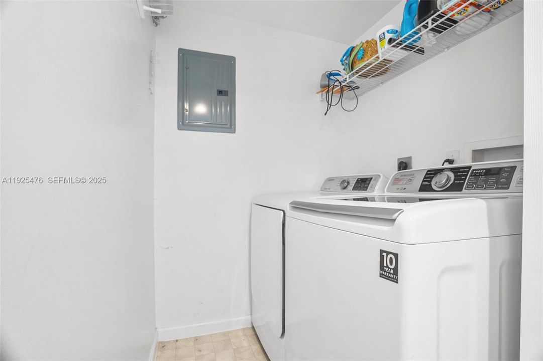 For Sale: $639,000 (2 beds, 2 baths, 1116 Square Feet)
