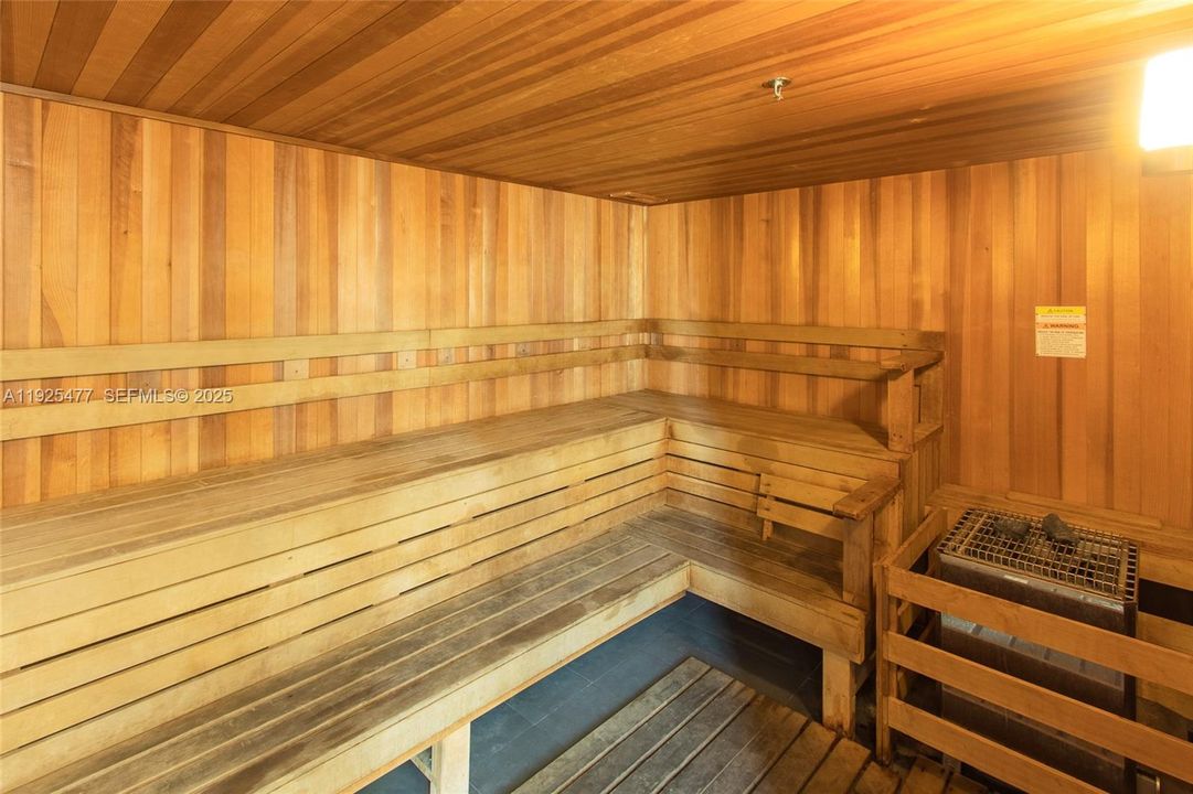 For Rent: $3,100 (1 beds, 1 baths, 693 Square Feet)