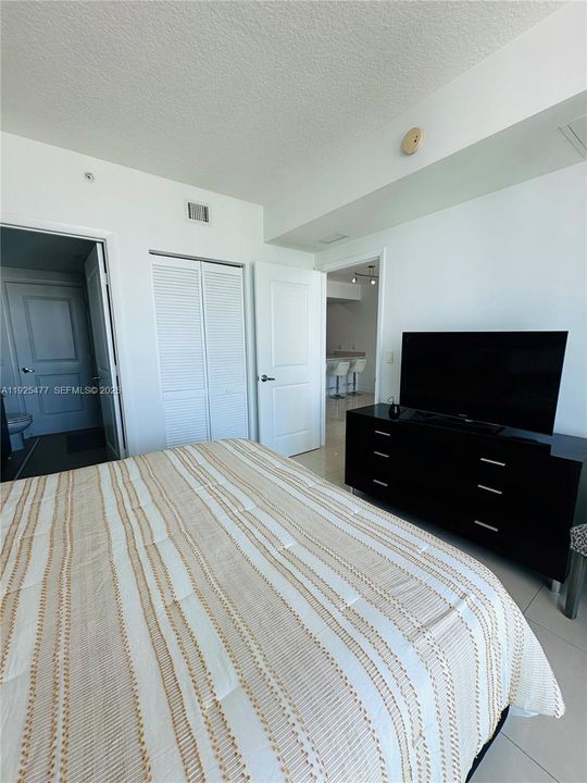 For Rent: $3,100 (1 beds, 1 baths, 693 Square Feet)