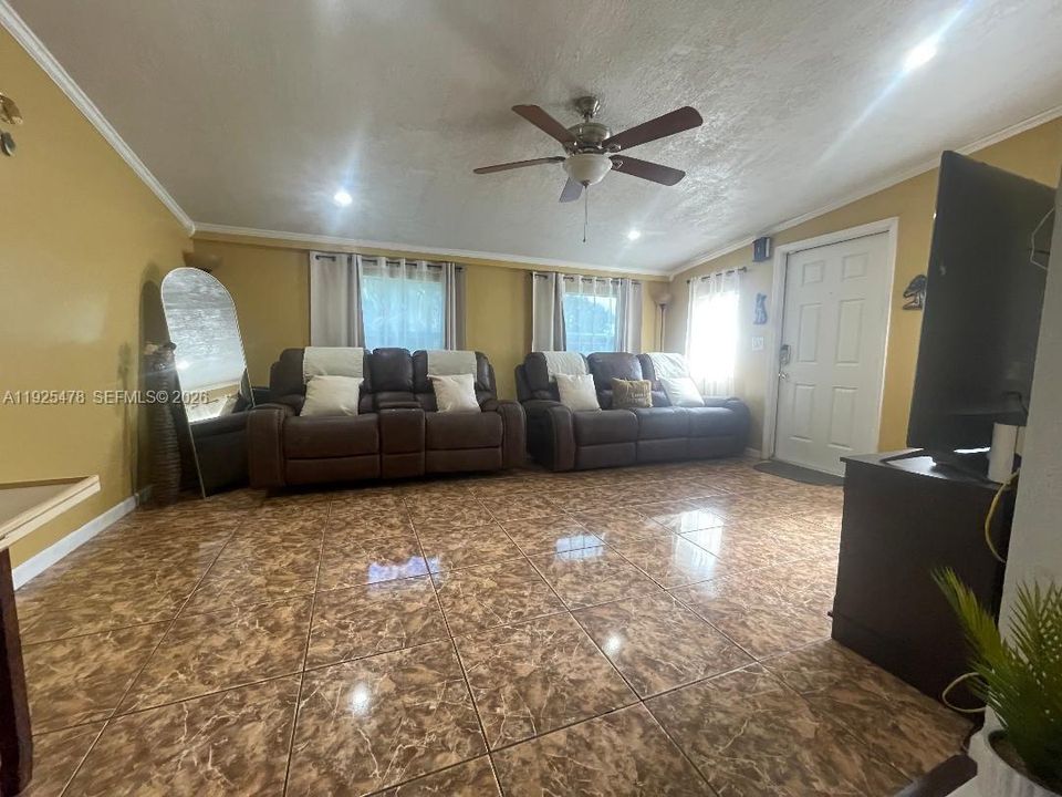 待售: $499,000 (3 贝兹, 2 浴室, 1292 平方英尺)