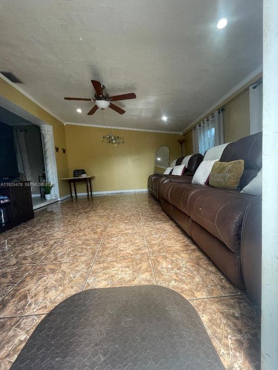 待售: $499,000 (3 贝兹, 2 浴室, 1292 平方英尺)