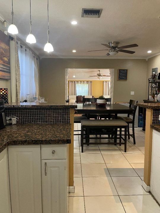 待售: $499,000 (3 贝兹, 2 浴室, 1292 平方英尺)