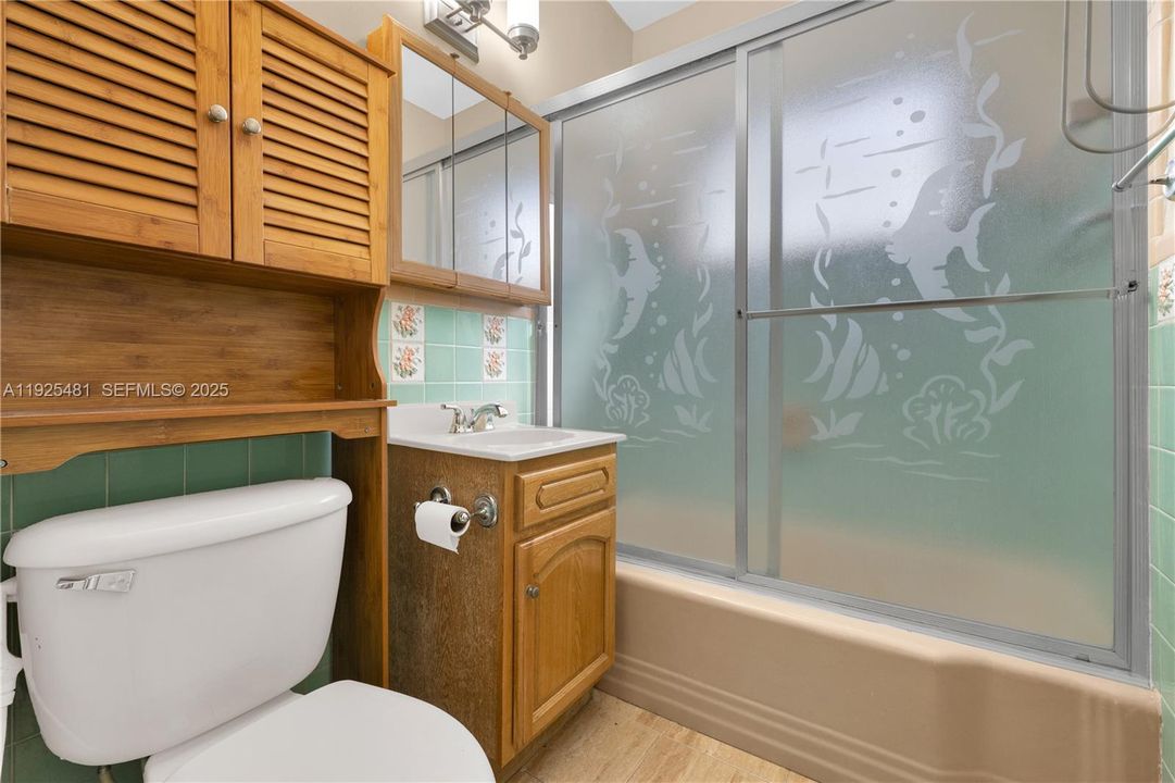 待售: $549,000 (3 贝兹, 1 浴室, 990 平方英尺)