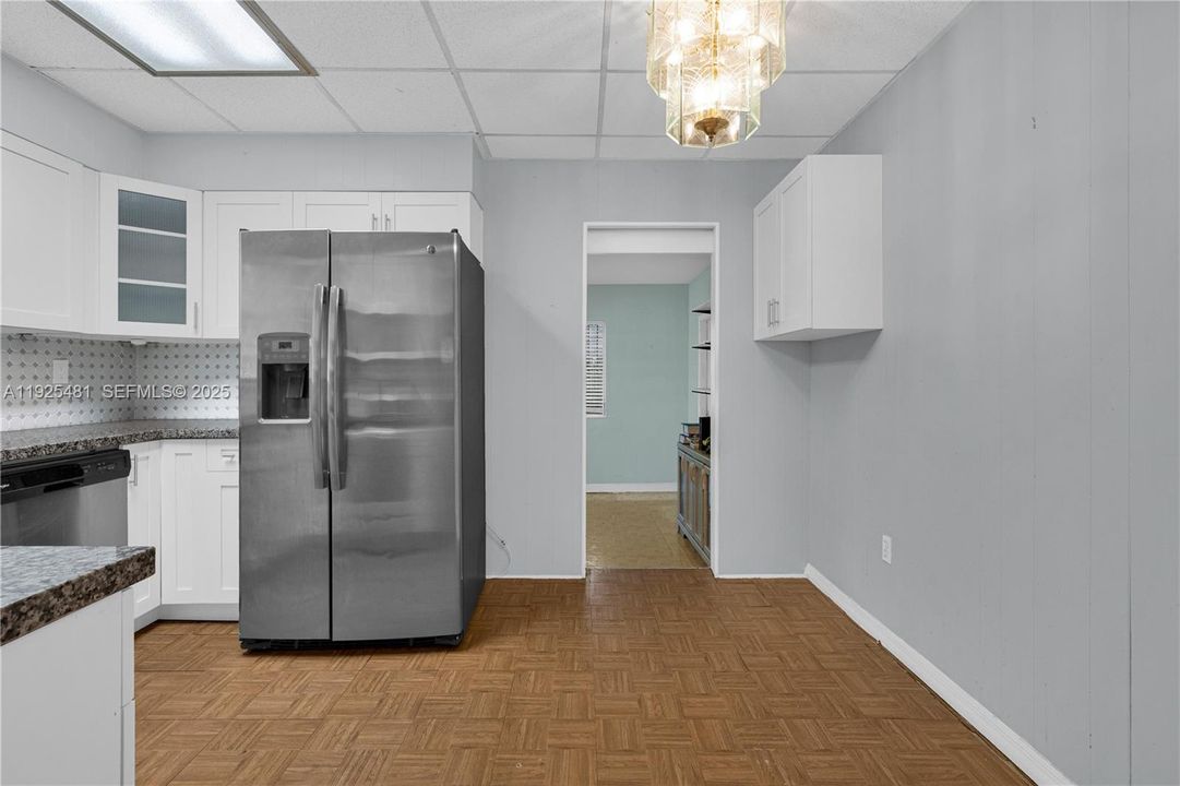 待售: $549,000 (3 贝兹, 1 浴室, 990 平方英尺)