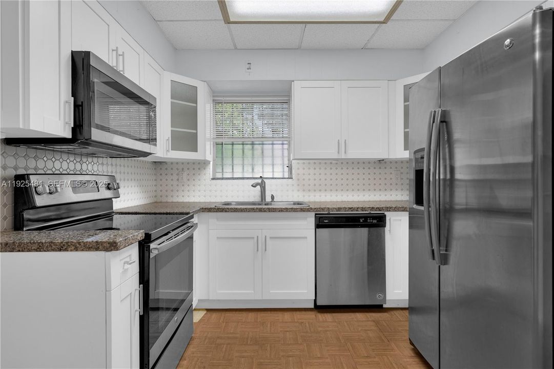 待售: $549,000 (3 贝兹, 1 浴室, 990 平方英尺)