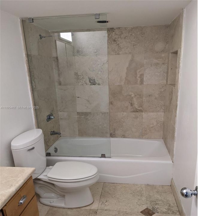 For Rent: $2,600 (1 beds, 1 baths, 877 Square Feet)