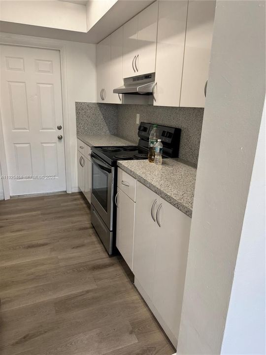 For Rent: $2,200 (2 beds, 2 baths, 5970 Square Feet)