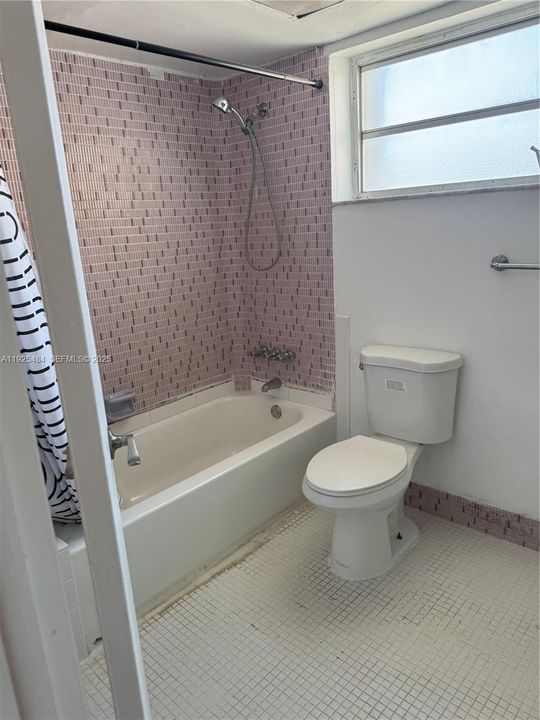 For Rent: $2,200 (2 beds, 2 baths, 5970 Square Feet)