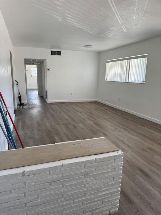 For Rent: $2,200 (2 beds, 2 baths, 5970 Square Feet)