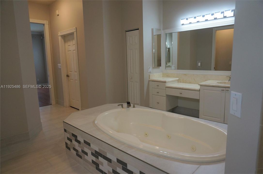 En Renta: $6,200 (4 camas, 3 baños, 2788 Pies cuadrados)