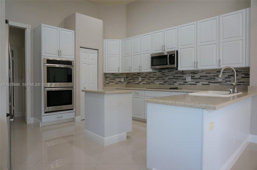 En Renta: $6,200 (4 camas, 3 baños, 2788 Pies cuadrados)