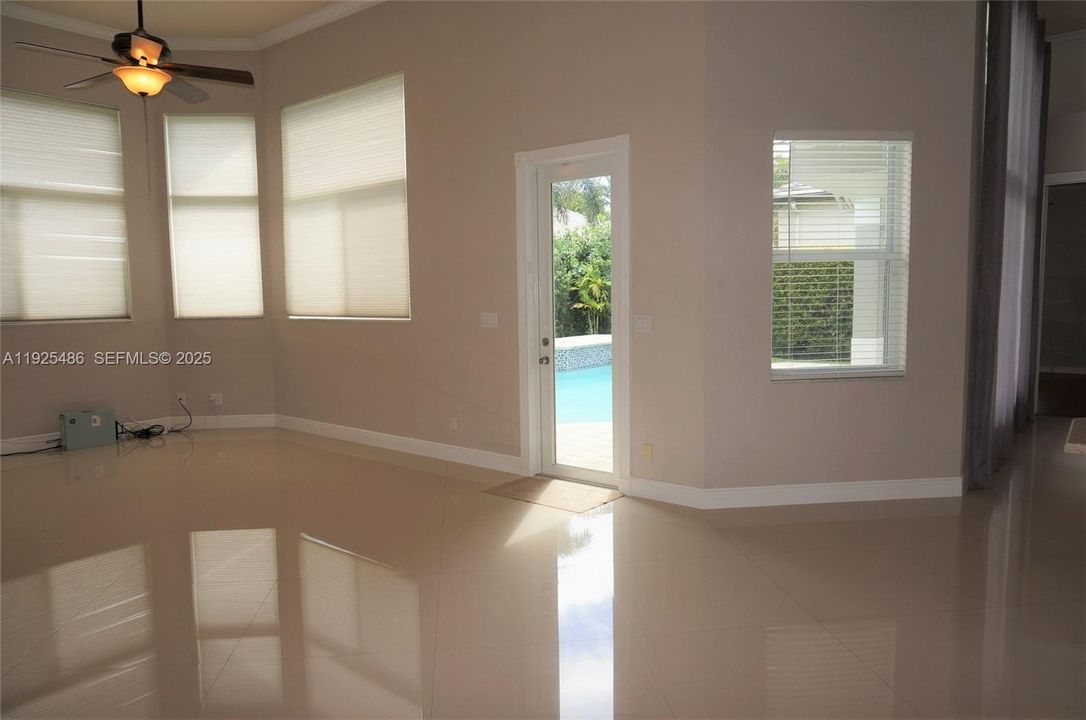 En Renta: $6,200 (4 camas, 3 baños, 2788 Pies cuadrados)