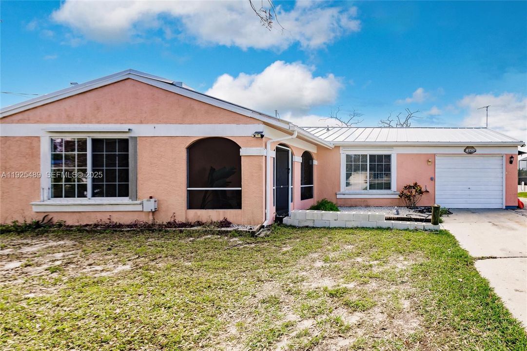 For Rent: $1,950 (3 beds, 2 baths, 0 Square Feet)